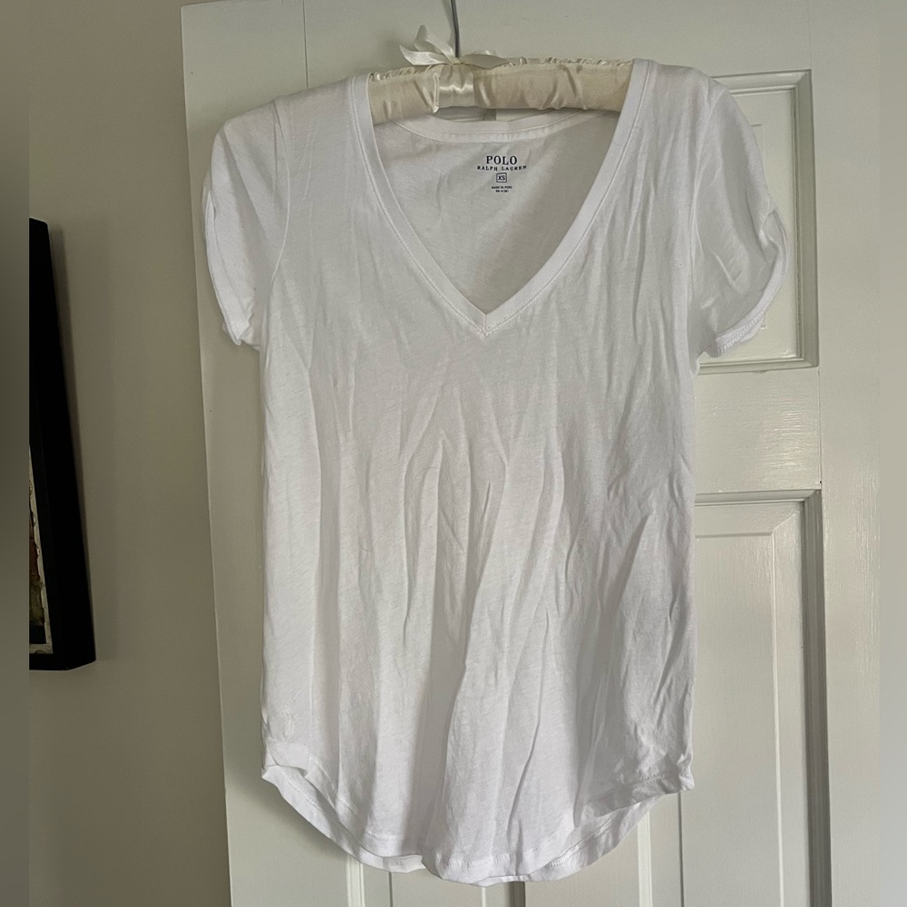 Polo Ralph Lauren white lightweight V-neck short-sleeved T-shirt! Cotton -NWT 💕